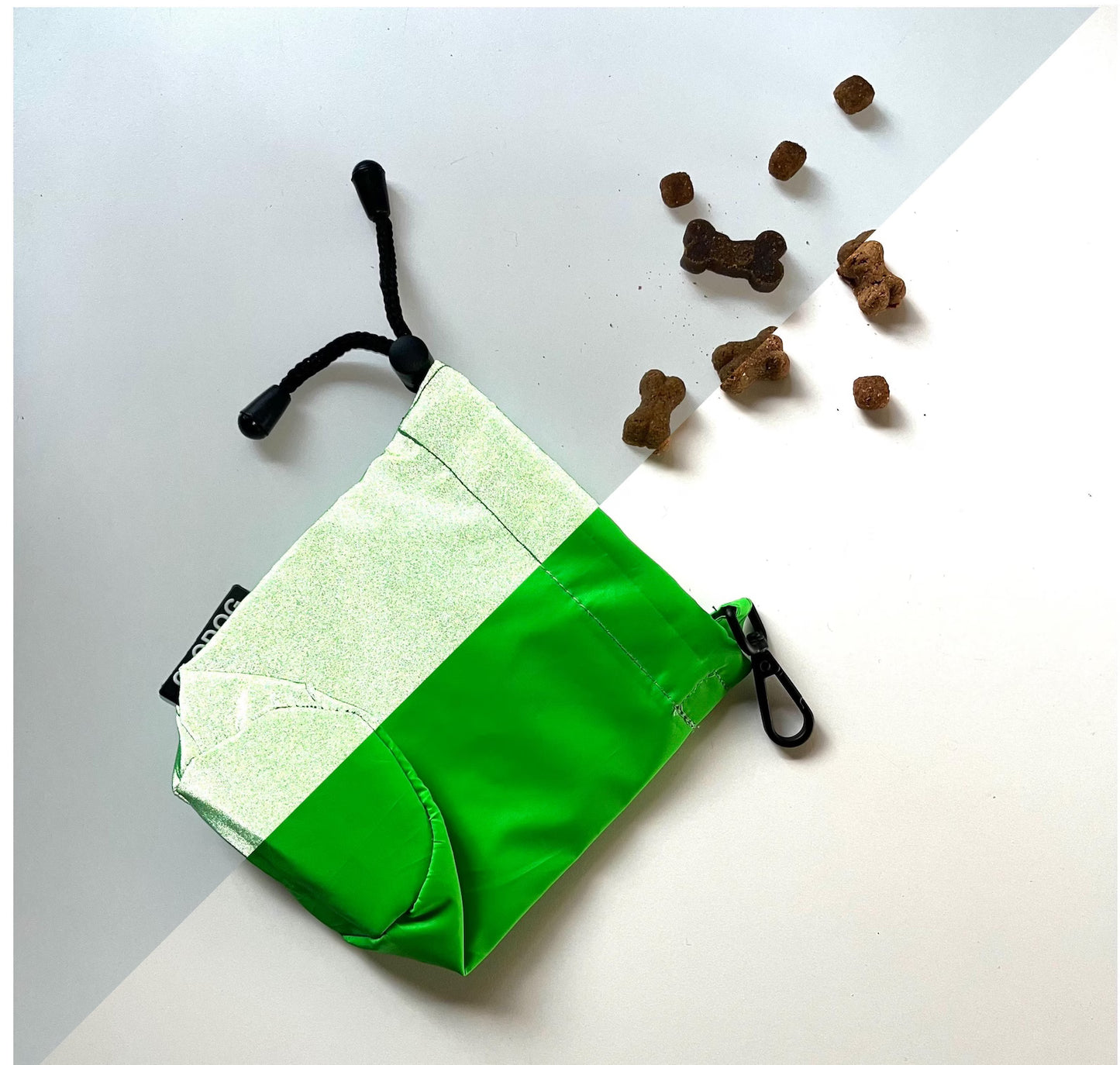 Green Reflective Dog Treat Pouch – Waterproof Training Treat Bag with Clip & Drawstring, Night Visibility Accessory