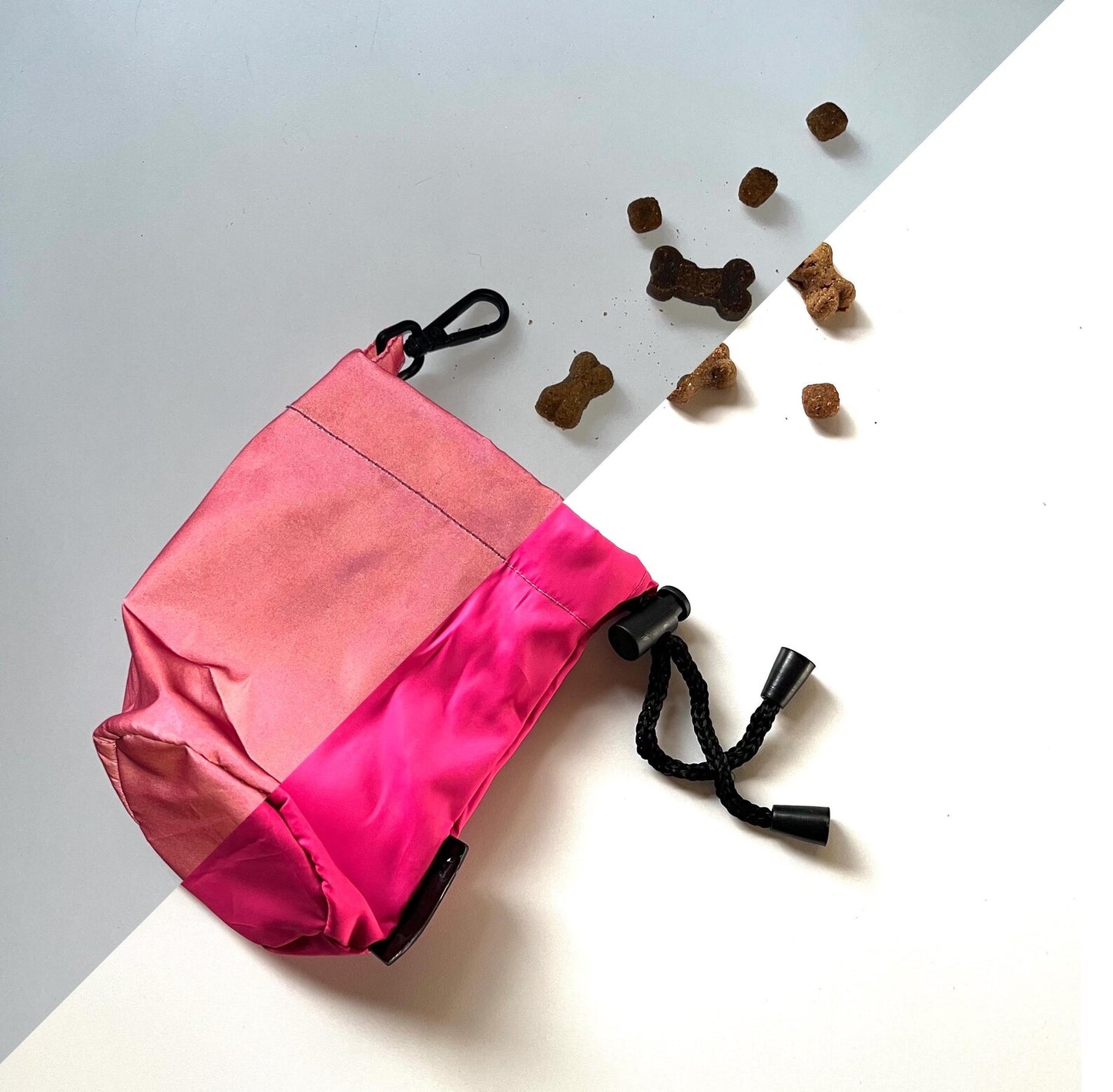 Pink Reflective Dog Treat Pouch – Waterproof Training Treat Bag with Clip & Drawstring, Night Visibility Accessory